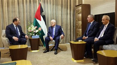 الرئيس الفلسطيني يستقبل مدير المخابرات العامة المصرية بمدينة العلمين
