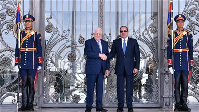 الرئيس السيسي يستقبل نظيره الفلسطيني محمود عباس أبو مازن