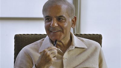 رئيس الوزراء الباكستاني يلتقي المبعوث الخاص للرئيس الصيني