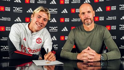 رسميًا.. مانشستر يونايتد يُعلن تعاقده مع الدنماركي راسموس هولاند