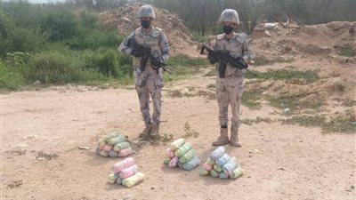 السعودية.. حرس الحدود بجازان يحبط تهريب (45) كيلوجرامًا من نبات القات المخدر