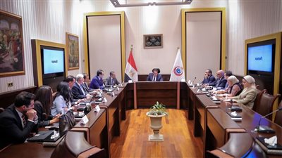 مصر.. وزير الصحة يبحث التعاون مع شركة «سانوفي» في مجال اكتشاف وعلاج الأمراض الوراثية والنادرة
