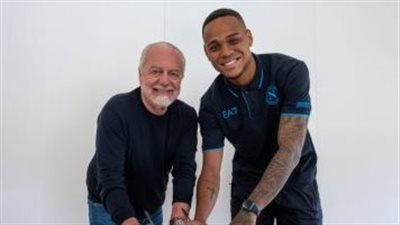 نابولي الإيطالي يُعلن ضم البرازيلي دي سوزا