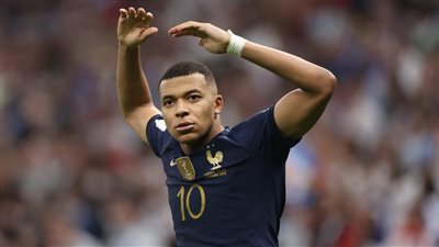 خبير بسوق الانتقالات يفجر مفاجأة حول أزمة باريس سان جرمان المستمرة مع كيليان مبابي 