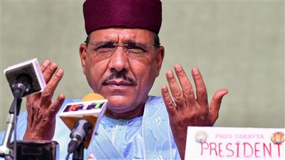 مصدر يكشف مفاجآة عن رئيس النيجر المخلوع في مكان احتجازه