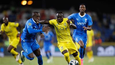 بعد تتويجه بالبطولة العربية.. ماني يمازح مشجعًا سأله عن محمد صلاح (فيديو)