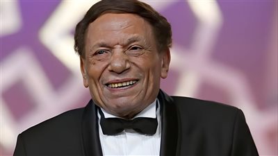  اشتُهِر بأداء الأدوار الكوميدية.. المشوار الفني للنجم عادل إمام من البداية للنهاية