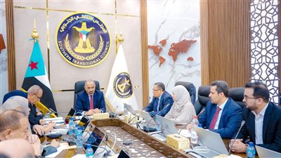  الزُبيدي يشدد على أهمية تكثيف الجهود للارتقاء بعمل الهيئات المساعدة في نطاق اختصاصها (صور)