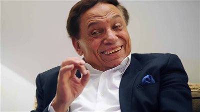 بعد انتشار شائعة اعتزاله ومرضه مجددا.. من هو النجم عادل إمام؟