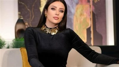 ارتدت بنطلونا أسود ولم تبالغ في ارتداء الإكسسوارات.. رضوى الشربيني تتصدر التريند بصور جديدة