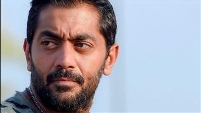 من هو الفنان أحمد فلوكس حديث السوشيال ميديا؟