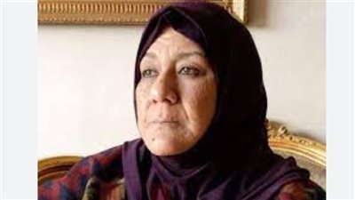  بعد إعلانها عن نيتها بيع مكتبتها الشخصية.. كيف أثارت 