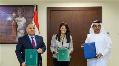 في ضوء العلاقات الوثيقة والتعاون المشترك.. مصر والإمارات توقعان اتفاقية تمويل لواردات القمح (صور)