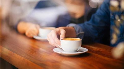 هل تسبب القهوة كثرة التبول؟.. اشرب الماء بجوارها لهذا السبب 