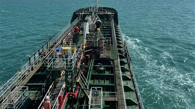 مصر.. نجاح أول عملية تموين سفينة حاويات بالوقود الأخضر في ميناء شرق بورسعيد