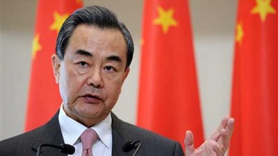 وزير الخارجية الصيني يبحث العلاقات الثنائية مع نظيرته الفرنسية