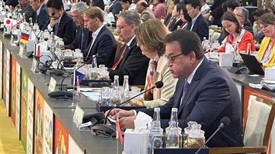 خالد عبدالغفار: تعزيز الإنتاج المصري للأدوية ركيزة أساسية في أجندة الصحة الوطنية 