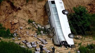 مصرع أكثر من 18 شخصًا في حادث تحطم حافلة بشرق باكستان