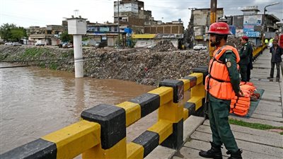  مصرع 11 عاملًا جراء انفجار شمال غرب باكستان