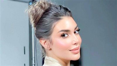 بدأت في وضع المكياج والإكسسورات.. الفنانة ياسمين صبري تتصدر التريند بعد جلسة تصوير جديدة