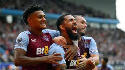 أستون فيلا يكتسح إيفرتون برباعية في الدوري الإنجليزي