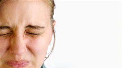 أسباب تغير طعم الفم.. الحمل والتهاب الجيوب الانفية 