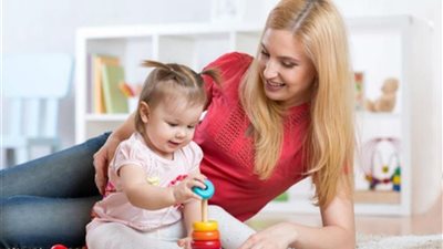 كيف أنمي ذكاء طفلي؟.. عوديه على الاختيار بنفسه