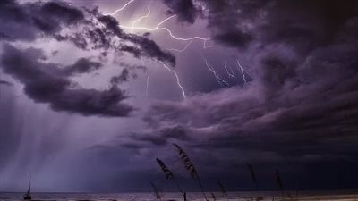  مجددًا.. مركز الأرصاد السعودية يطلق الإنذار الأحمر في بعض مناطق مكة المكرمة