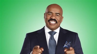 مقدم برامج إذاعية وتلفزيونية وممثل كوميدي.. من هو ستيف هارفي الذي احتل تريند جوجل؟ (أبرز المعلومات)