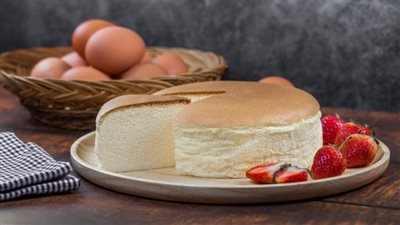 طريقة عمل كيكة الخلاط للشيف هالة.. كيك سحري بخطوات بسيطة 