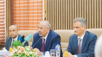 الزُبيدي عن تدشين عمل مركز تنمية الإيرادات بعدن: خطوة أولى للانتقال الكامل للنظام الإلكتروني (صور)