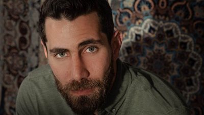  يتجه إلى التمثيل قريبًا.. المطرب عزيز مرقة يكشف كواليس جديدة بشأن مسيرته الفنية 