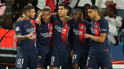 مبابي يقود هجوم باريس سان جيرمان لمواجهة ليون في الدوري الفرنسي