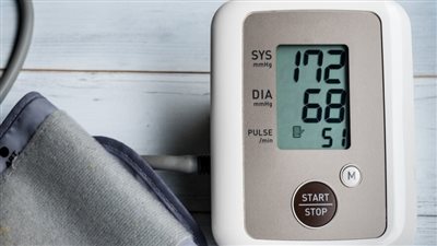 متى أكون مريض ضغط دم؟.. لا تحكم من قياس واحد