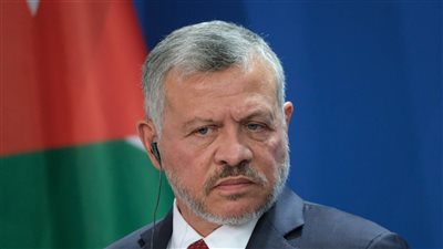  العاهل الأردني يلتقي وزير الخارجية الياباني