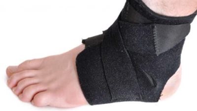 مضاعفات تمزق أربطة الكاحل.. صعوبة المشي والجري