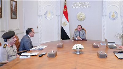 الرئيس السيسي يوجه بتنمية النشاط الاستثماري في المنطقة الاقتصادية بقناة السويس