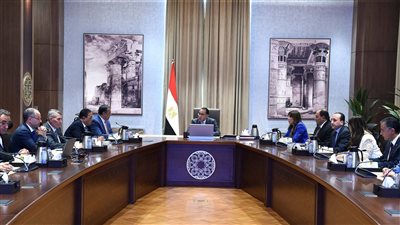 رئيس الوزراء يستعرض مخططات مشروع إحياء وتطوير حديقتي الحيوان والأورمان بالجيزة 