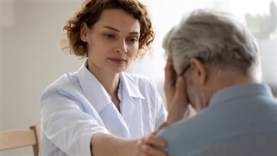 تشخيص الذهان.. مقابلات الطبيب مع المريض وأسرته مهمة 