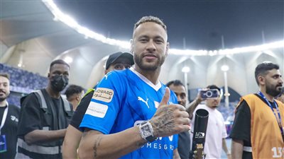 مرتديًا الزي التقليدي.. نيمار يحتفل باليوم الوطني السعودي (فيديو)