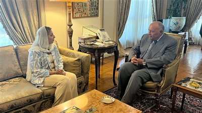 وزير الخارجية يستقبل المديرة التنفيذية لمنظمة تنمية المرأة التابعة لمنظمة التعاون الإسلامي