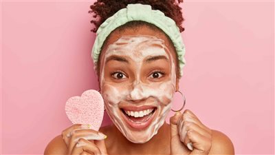 فوائد غسول الوجه.. 9 منافع تجميلية للنساء والرجال