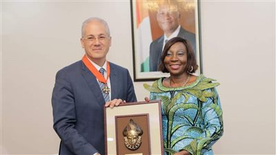 رئيس جمهورية كوت ديفوار يودع السفير المصري بعد انتهاء مهمته في أبيدجان