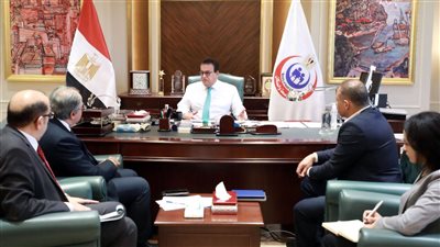 وزير الصحة يلتقي الرئيس التنفيذي لشركة «ميديكاست» الأسترالية لبحث التعاون في مجال الأشعة