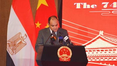 وزير التجارة والصناعة يشارك في الاحتفال بالذكرى الـ74 لقيام جمهورية الصين الشعبية