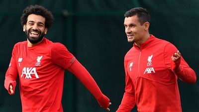 كبدة وحواوشي وكشري.. شاهد|محمد صلاح ولوفرين يتجولان في شوارع الإسكندرية (فيديو)