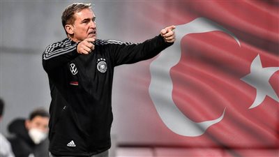رسميًا.. إقالة ستيفان كونتز من تدريب منتخب تركيا