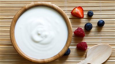 فوائد أكل الزبادي يوميًا.. 7 منافع مذهلة والأخيرة تخص النساء