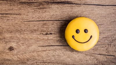 كيف ترفع من هرمون السعادة؟.. 6 خطوات بسيطة و5 فواكه رئيسية