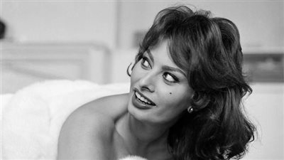 بدأت بمسابقة للجمال أقيمت في روما 1951.. ما هي أبرز المحطات الفنية في حياة صوفيا لورين؟